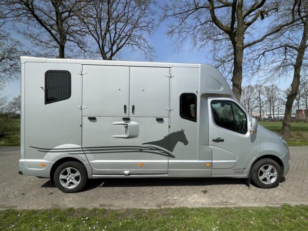 Camion 2 chevaux Renault Master 150 D – Image 14